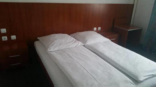 B&D Hotel Ганновер Экстерьер фото