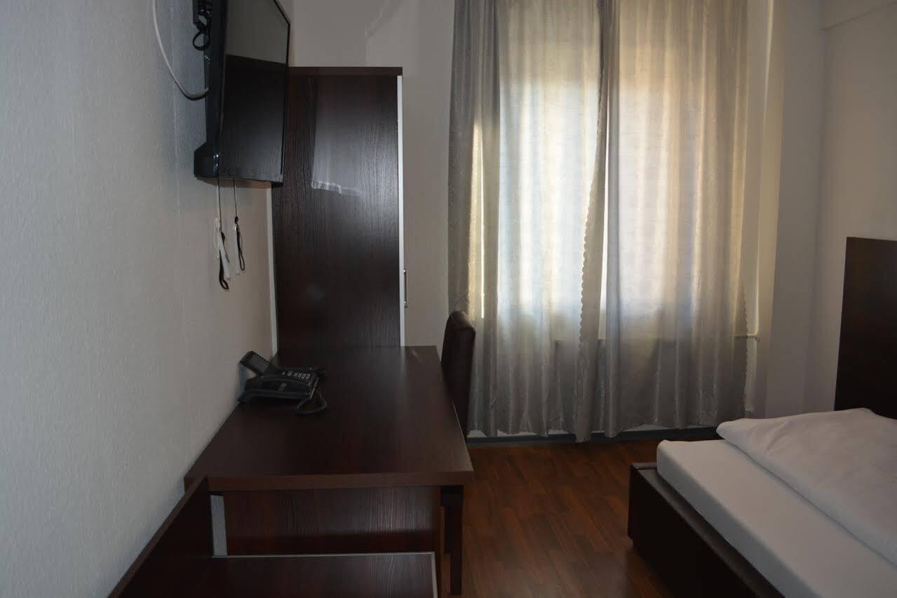 B&D Hotel Ганновер Экстерьер фото