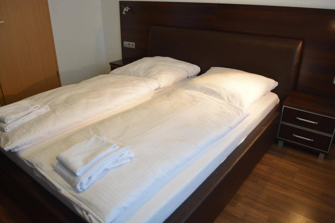 B&D Hotel Ганновер Экстерьер фото