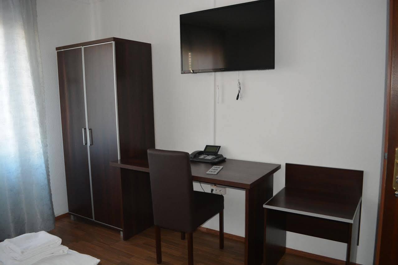 B&D Hotel Ганновер Экстерьер фото
